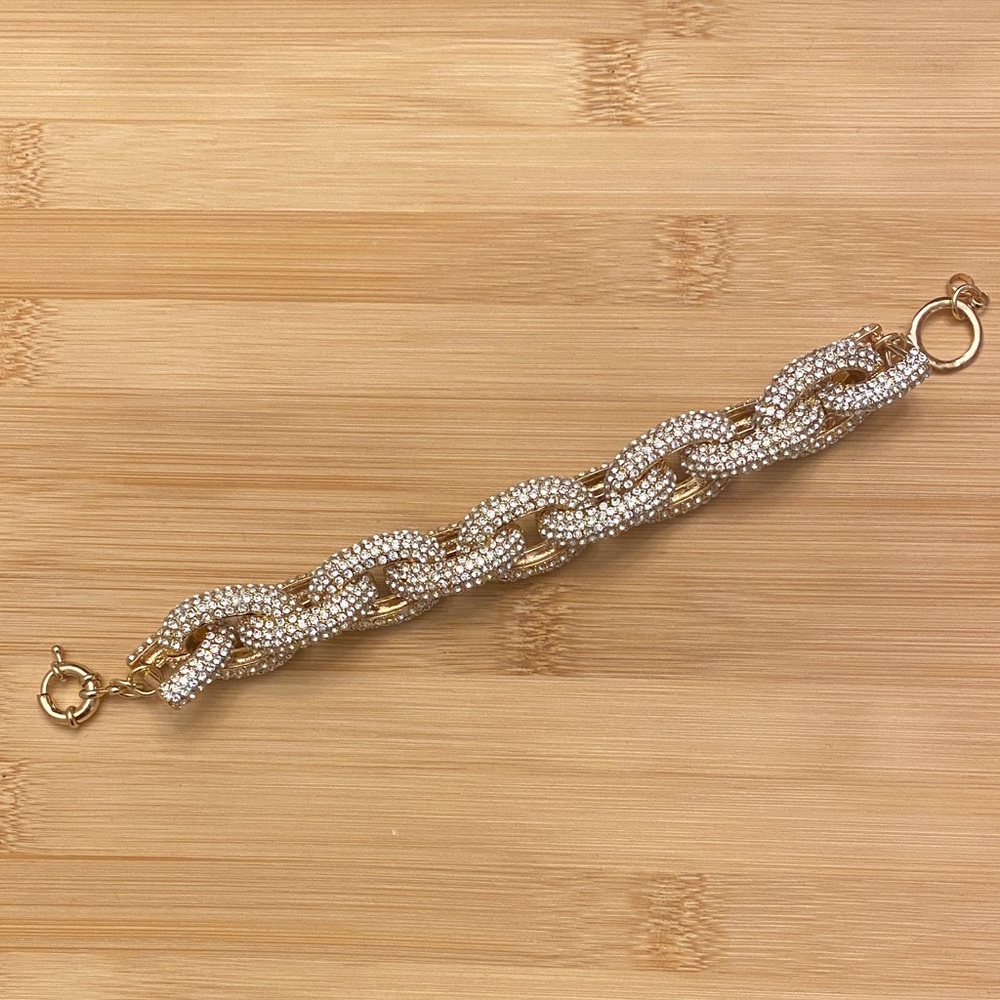 Elegant Gold Chain Bracelet